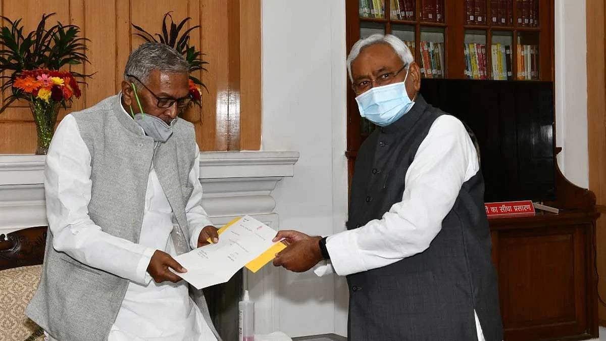 नीतीश कुमार ने दिया इस्तीफा, रविवार को हो सकता है नए मुख्यमंत्री के नाम का ऐलान