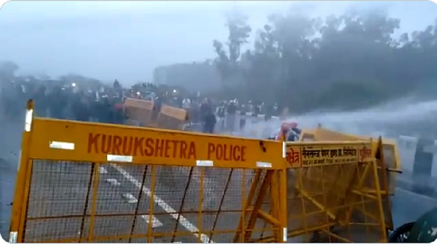 केंद्र के खिलाफ किसानों का दिल्ली कूच शुरू, हरियाणा ने बंद की सीमाएं, कुरुक्षेत्र में वाटर कैनन का इस्तेमाल