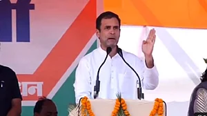 बिहार चुनावः राहुल गांधी ने मधेपुरा में शरद यादव की बेटी के लिए किया प्रचार, मोदी-नीतीश पर बोला जोरदार हमला