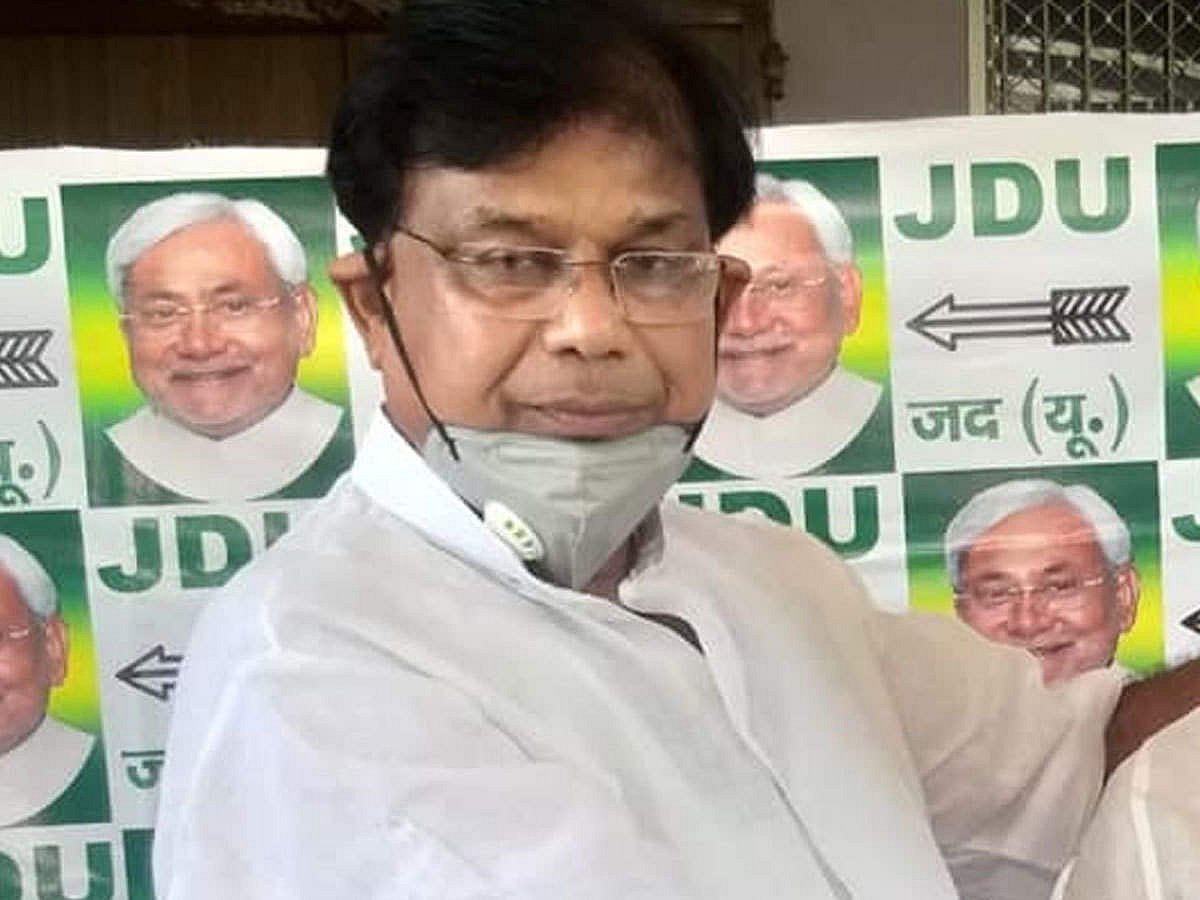 बिहार: 48 घंटे के अंदर ही भ्रष्टाचार के आरोप में घिरी एनडीए सरकार, शिक्षा मंत्री मेवालाल चौधरी की छुट्टी के आसार