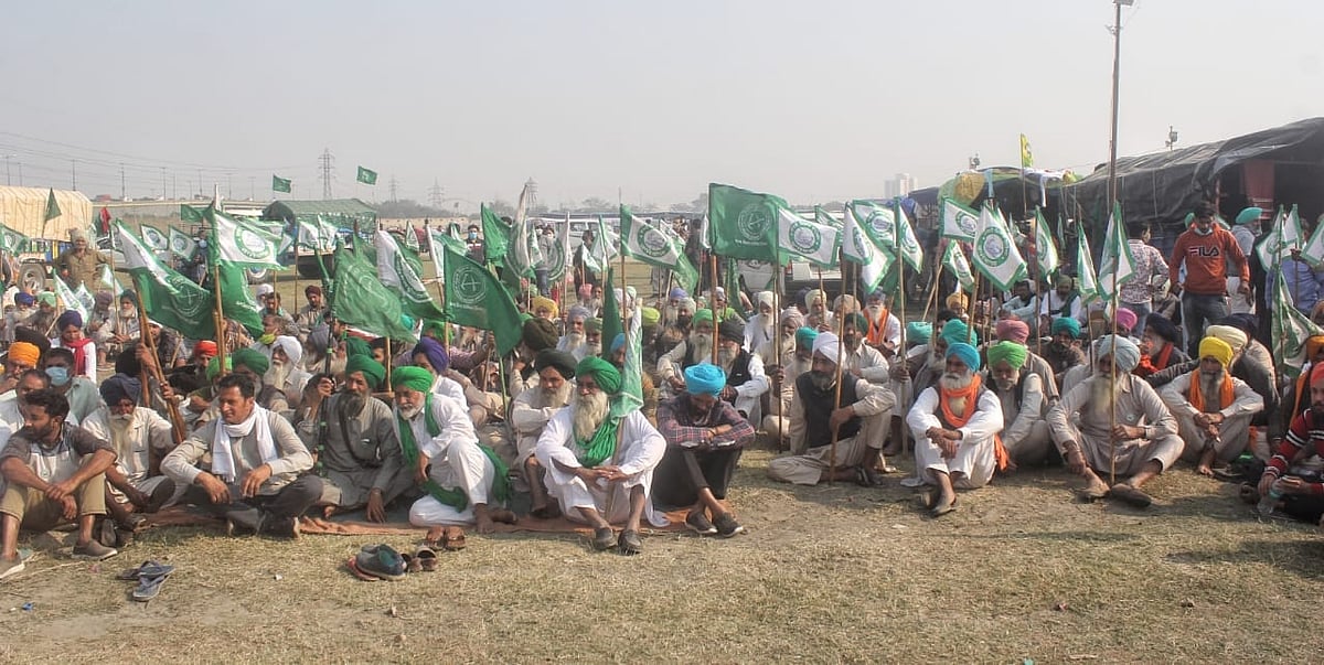 मोदी सरकार निरंकुश, बगल में खंजर रखती है, बॉर्डर पर डटे किसानों का बुराड़ी जाने से साफ इनकार