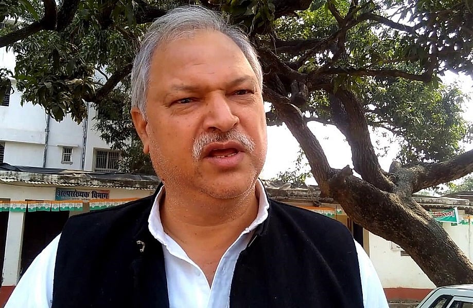 बिहार: कांग्रेस के मुस्लिम विधायक ने संस्कृत में ली शपथ, सदस्यों ने तारीफ में थपथपाई मेज  