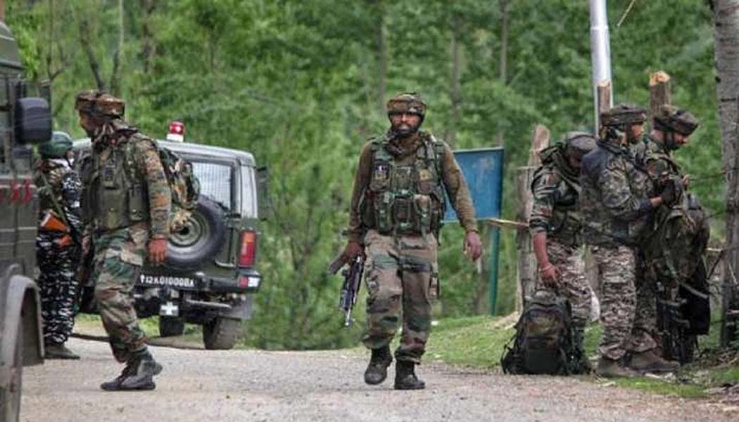 जम्मू-कश्मीर: माछिल सेक्टर में घुसपैठ की कोशिश नाकाम, तीन आतंकी ढेर, तीन जवान भी हुए शहीद