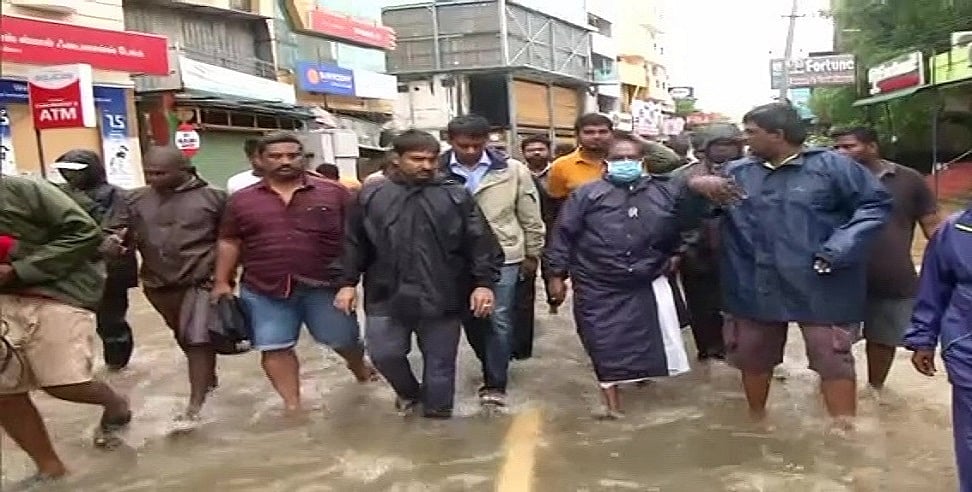 चक्रवात ‘निवार’ के गुजरने के बाद तमिलनाडु-पुडुचेरी में तबाही का मंजर, राहत कार्य में जुटी NDRF, देखें तस्वीरें