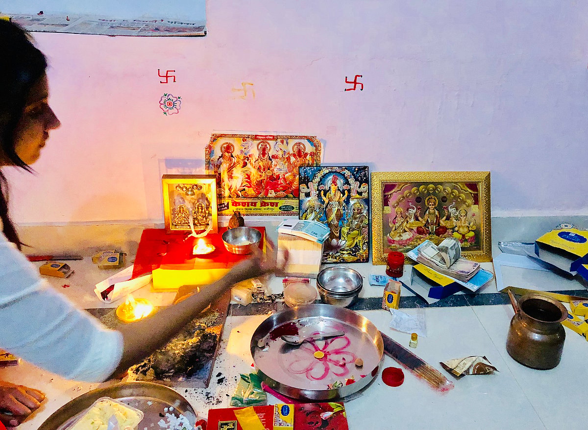 श्री-लक्ष्मी ने पुरुष प्रधान त्रिमूर्ति का गर्व और जाति भेद एक साथ नष्ट किया, जानें कैसे