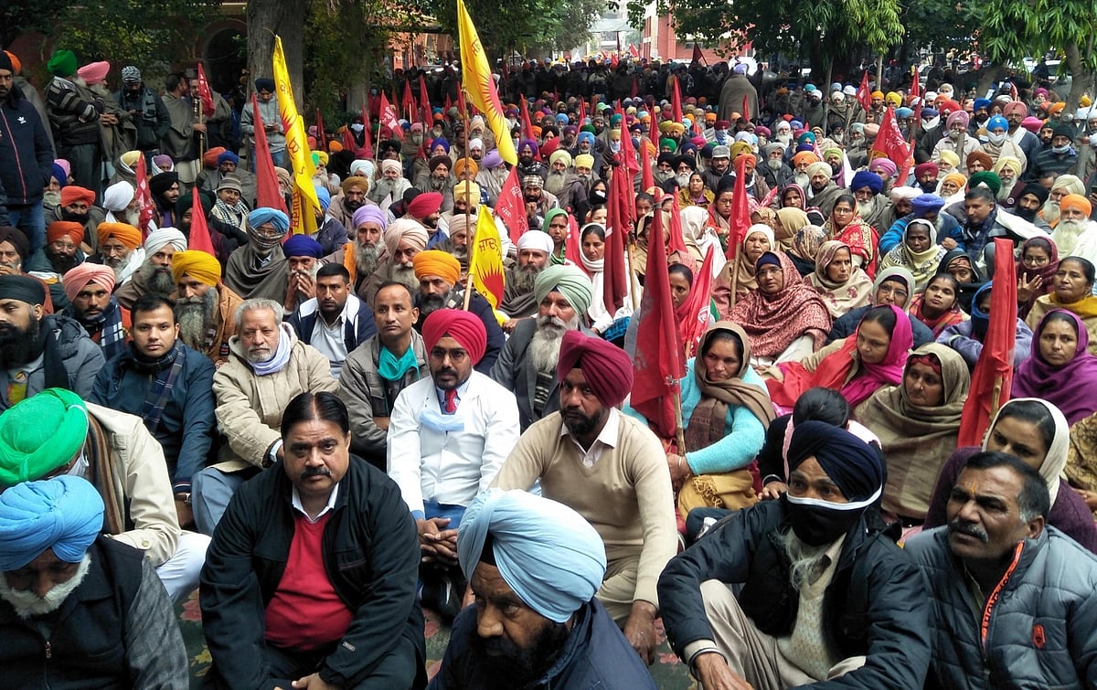 किसान आंदोलन: हरियाणा में कार्यक्रम छोड़ भागे जेजेपी नेता, पंजाब में किसान और बीजेपी कार्यकर्ताओं में झड़प