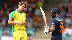 India vs Australia: कोहली ने वनडे में बनाए सबसे तेज 12 हजार रन, तेंदुलकर का रिकार्ड तोड़ा