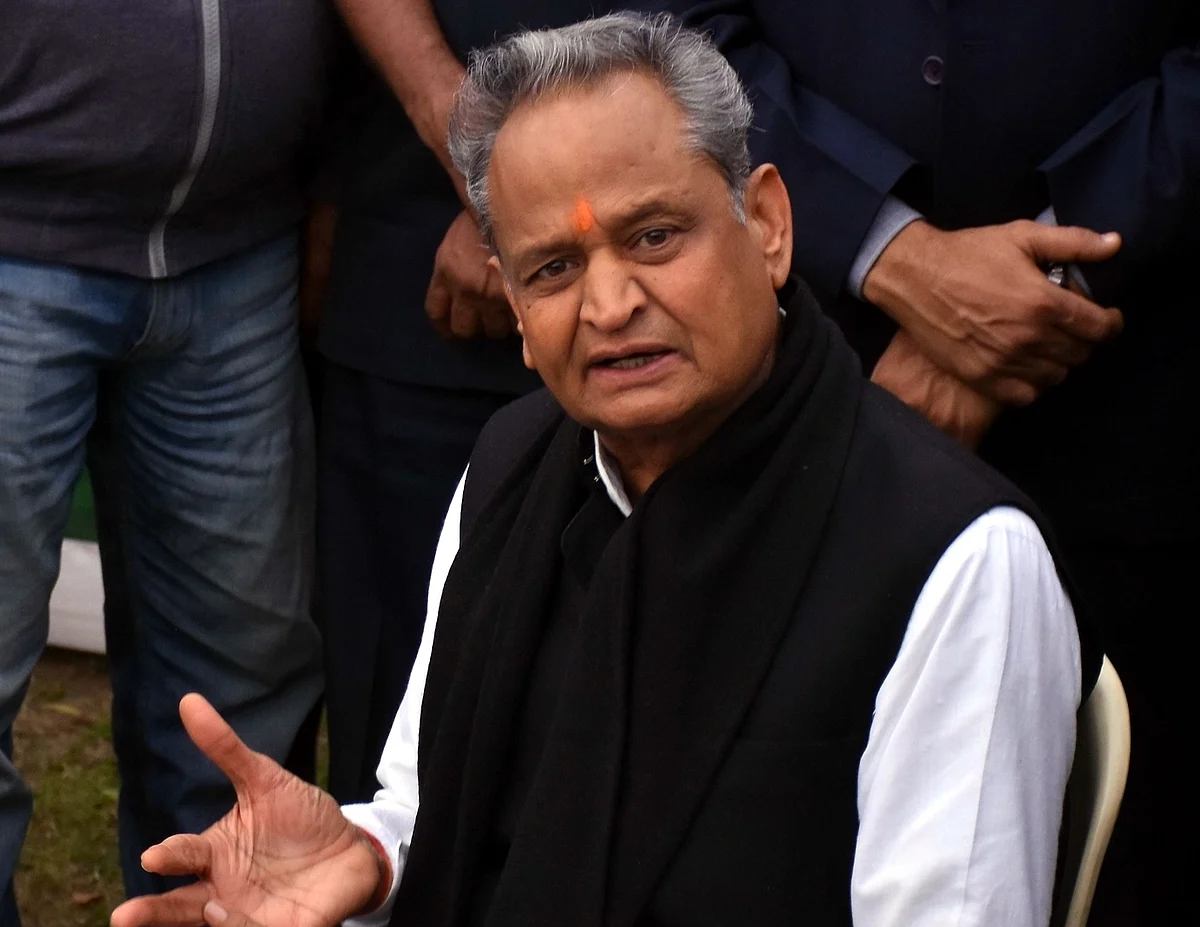 अशोक गहलोत सरकार ने दो साल में किया कमाल, षड्यंत्रों और चुनौतियों से लड़कर दिखाया पूरे देश को रास्ता