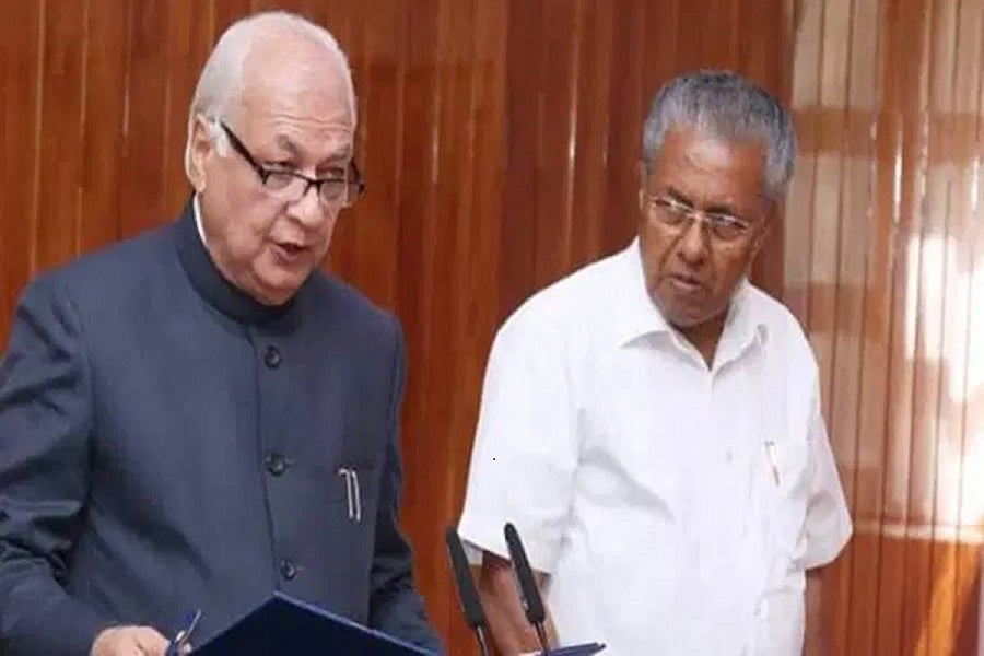 आरएसएस की कठपुतली की तरह काम कर रहे केरल के राज्यपाल, सीपीएम के वरिष्ठ नेता ने लगाया आरोप