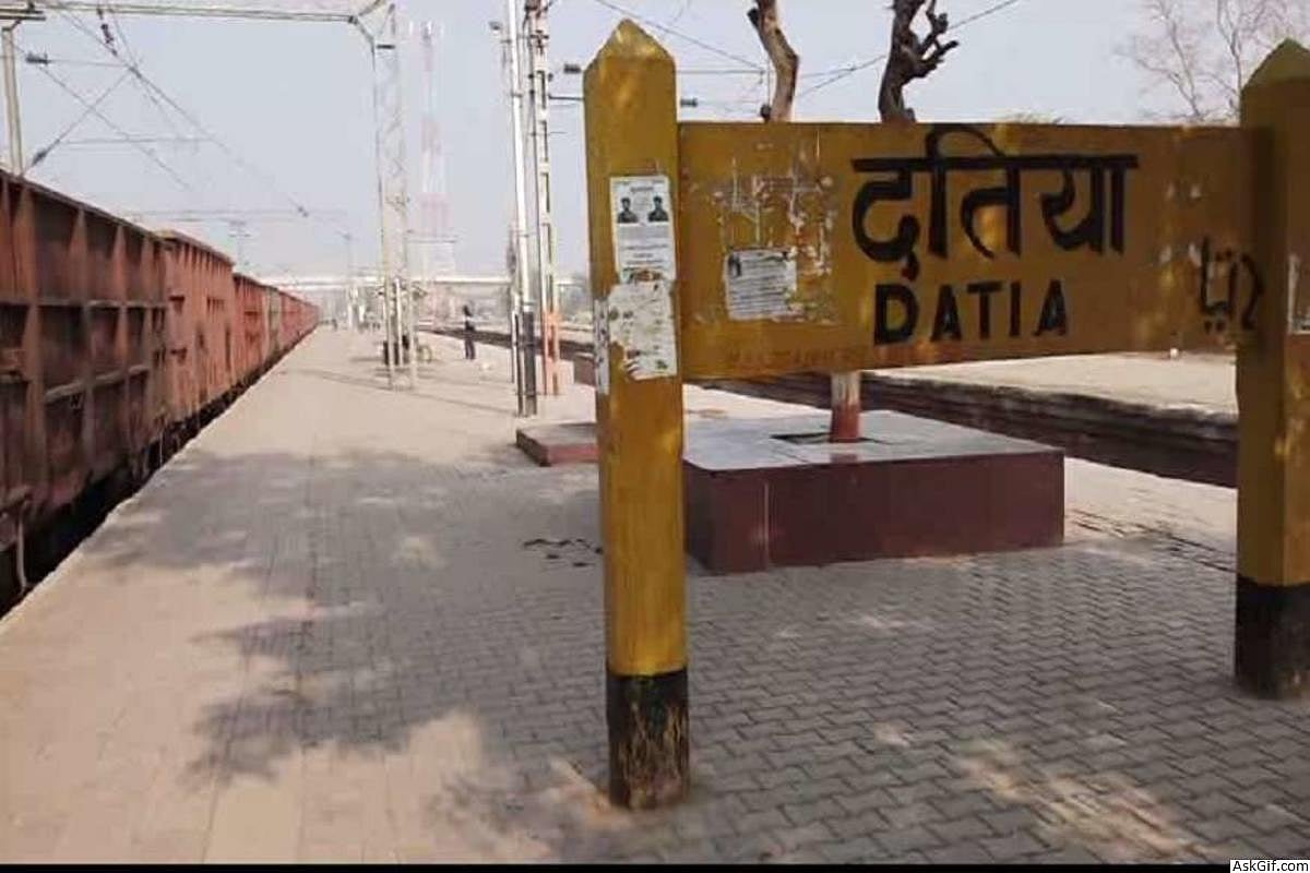 मध्य प्रदेश के गृह मंत्री के जिले में मुस्लिम परिवार पर हमला, घर को आग लगाई गई, गांव में दहशत