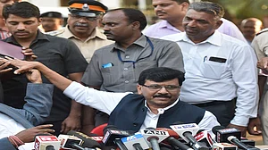 महाराष्ट्र सरकार गिराने के लिए BJP बना रही थी भारी दबाव! संजय राउत ने किया सनसनीखेज खुलासा