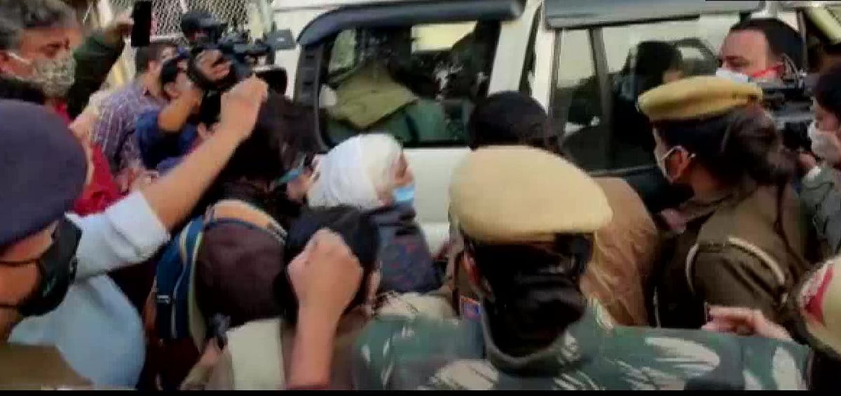 किसानों के समर्थन में बॉर्डर पहुंचीं शाहीन बाग की दादी, दिल्ली पुलिस ने हिरासत में लिया