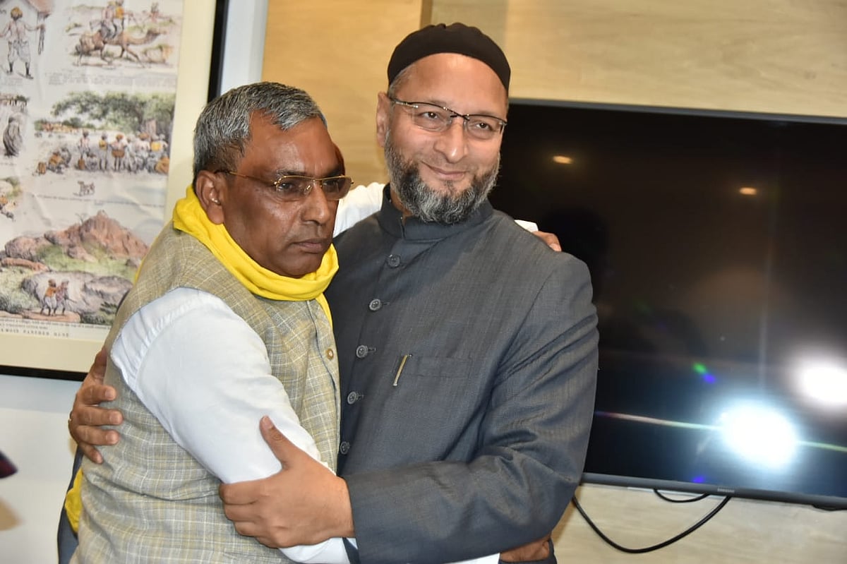 बिहार के बाद यूपी में जमीन की तलाश में ओवैसी, बीजेपी के पूर्व सहयोगी राजभर से मिले, शिवपाल पर भी नजर