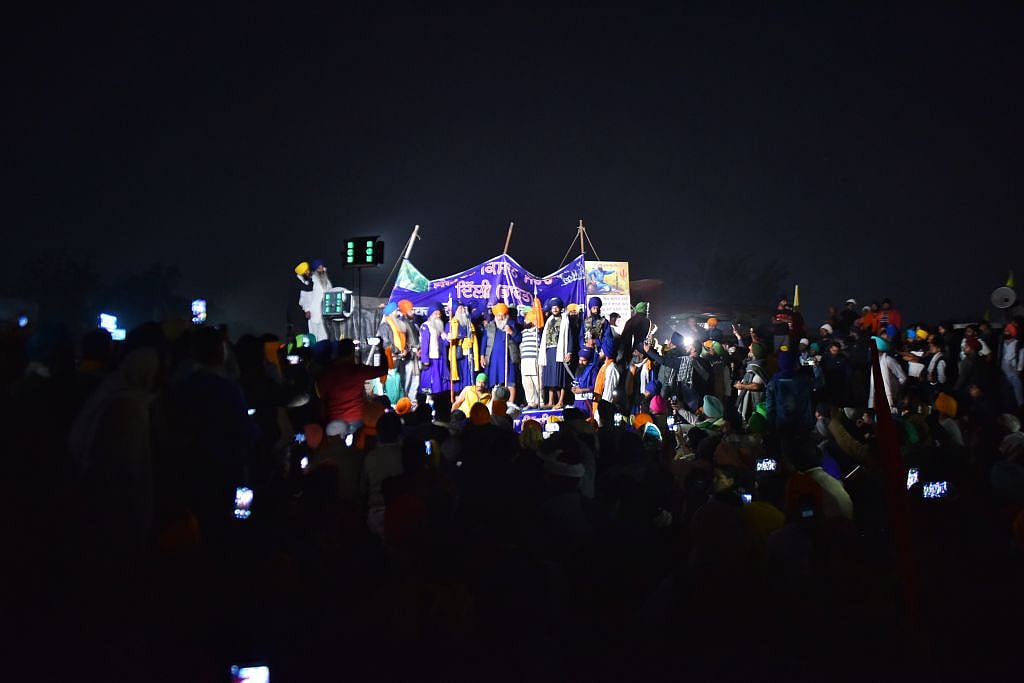 किसान आंदोलन के चलते दिल्ली के कई बॉर्डर बंद, NH-24 से दिल्ली आने वाले रास्ते पर किसानों का जमावड़ा