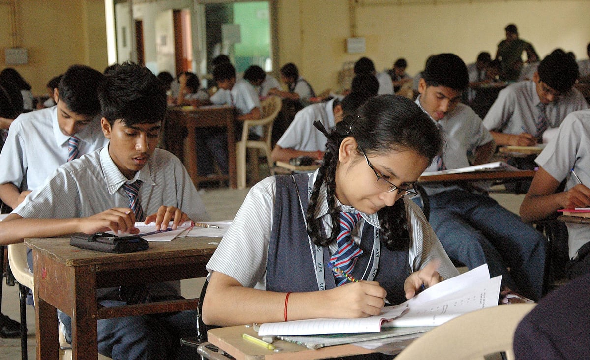 सीबीएसई 12वीं की परीक्षा तय न होने से तनावग्रस्त छात्र ले रहे काउंसलिंग,कहा- कोरोना से चीजें काफी अनिश्चित हुई