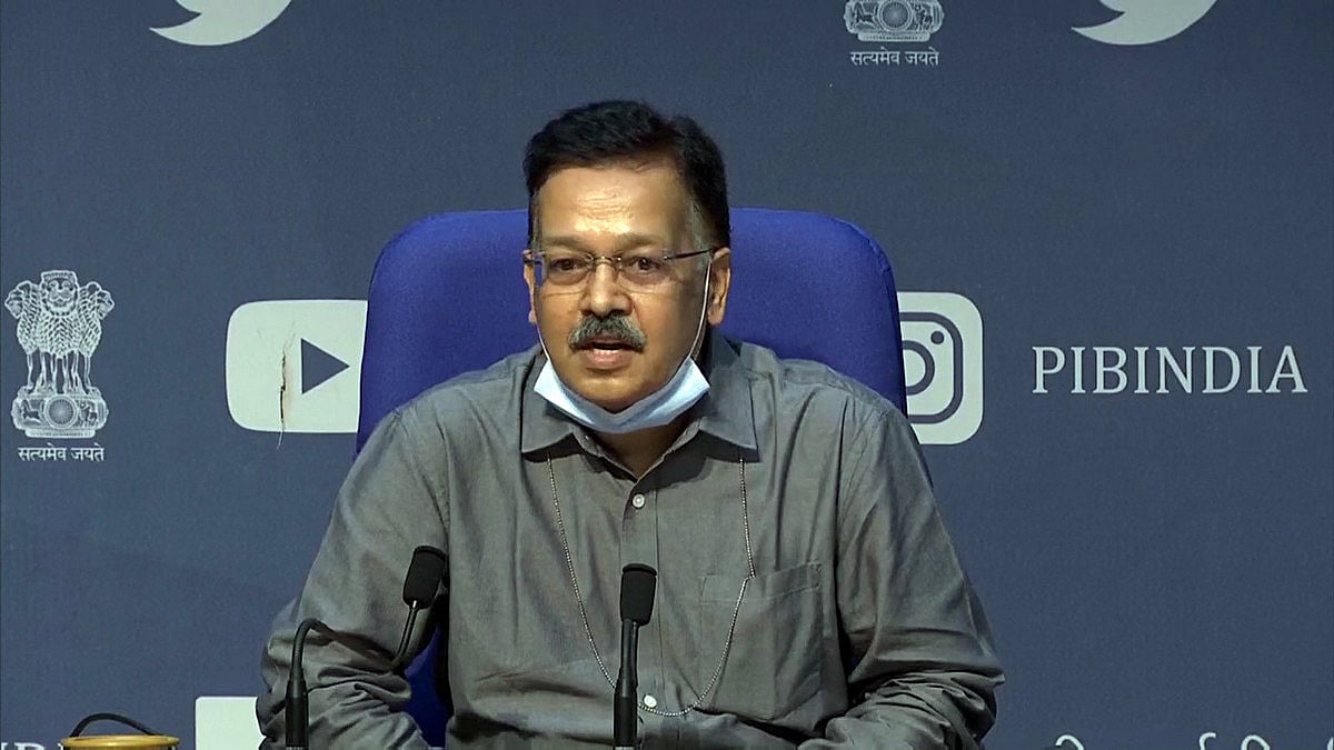 सरकार ने कोरोना वैक्सीन देने से पल्ला झाड़ा, स्वास्थ्य सचिव बोले - सरकार ने कभी नहीं कहा सभी को मिलेगी वैक्सीन