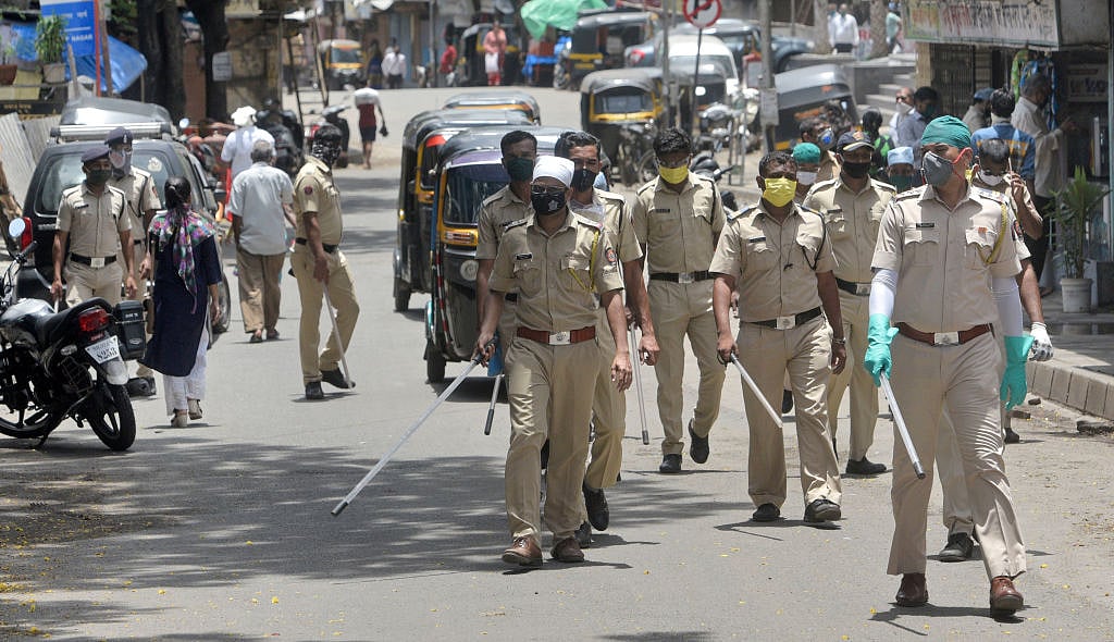 देश में कोरोना के नए स्ट्रेन के बढ़ते खतरे के बीच महाराष्ट्र सरकार का बड़ा फैसला, 31 जनवरी तक बढ़ाया लॉकडाउन 