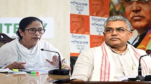लोकसभा चुनाव: 'महिलाओं का अपमान BJP के DNA में', दिलीप घोष के खिलाफ चुनाव आयोग पहुंची TMC