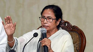 बंगाल को गुजरात नहीं बनने दूंगी, ममता ने इशारों में मोदी-शाह पर बोला हमला, बीजेपी को बताया बाहरी