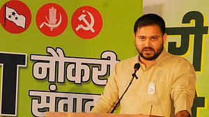 बिहार में बदहाल कानून व्यवस्था को लेकर तेजस्वी का नीतीश सरकार पर हमला, कहा- राज्य में अपराधी चला रहे हैं सरकार