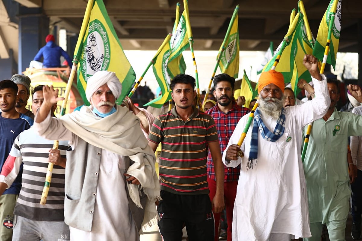Farmers Protest LIVE: गणतंत्र दिवस पर किसानों के ट्रैक्टर परेड के ऐलान के बाद सरकार सतर्क, कर रही है खास तैयारी!