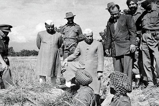 आकार पटेल का लेख: क्या कभी समझने की कोशिश की है कि हिंदुत्व आखिर नेहरू से नफरत क्यों करता है!