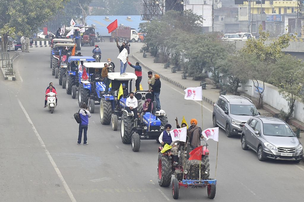 संयुक्त किसान मोर्चा की प्रदर्शनकारियों से अपील, शांतिपूर्वक निकालें परेड, जारी कीं गाइडलाइंस