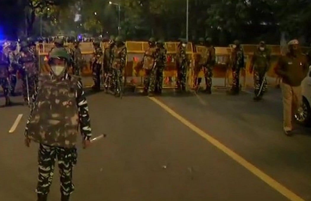 दिल्ली में इजरायली दूतावास के बाहर ब्लास्ट, कई गाड़ियों के शीशे टूटे, मौके पर दिल्ली पुलिस की स्पेशल सेल मौजूद