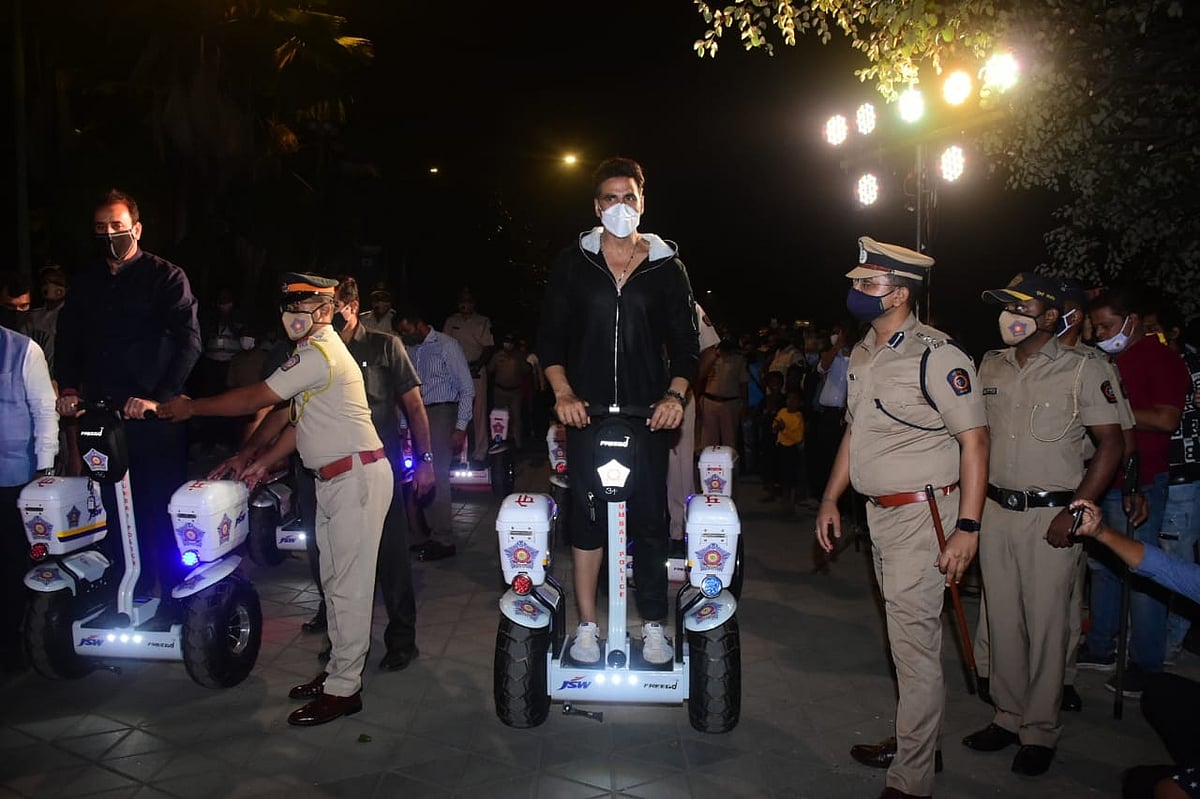 सिनेजीवन: हॉट भोजपुरी गाना 'बाजे द' ने सोशल मीडिया पर मचाया तहलका और कीर्ति ने पुलकित से कहा, 'आई लव यू'