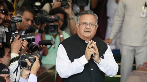 छत्तीसगढ़ में तीन बार के मुख्यमंत्री रमन सिंह बीजेपी में हुए अलग-थलग, पार्टी में लड़ रहे अस्तित्व की लड़ाई