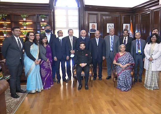 आकार पटेल का लेख: मोदी सरकार का 8वां बजट-क्या फिर नीतियों के बजाए करिश्मे के सहारे छोड़ दी जाएगी अर्थव्यवस्था