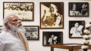 राम पुनियानी का लेखः नेताजी हमेशा हिंदुत्व विचारधारा के खिलाफ रहे, बंगाल चुनाव तक अपनाना चाहती है बीजेपी