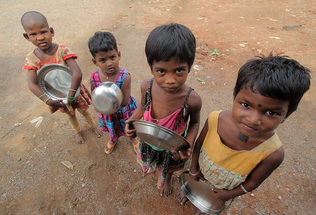 आकार पटेल का लेख: योजनाओं की गुत्थम-गुत्था कर सरकार ने बाल स्वास्थ्य और विकास के बजट पर चला दी कैंची