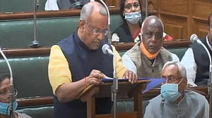 बिहार विधानसभा में वित्त मंत्री तारकिशोर ने पेश किया बजट, जानें कृषि, रोजगार और विकास के लिए क्या है नीतीश सरकार का प्लान
