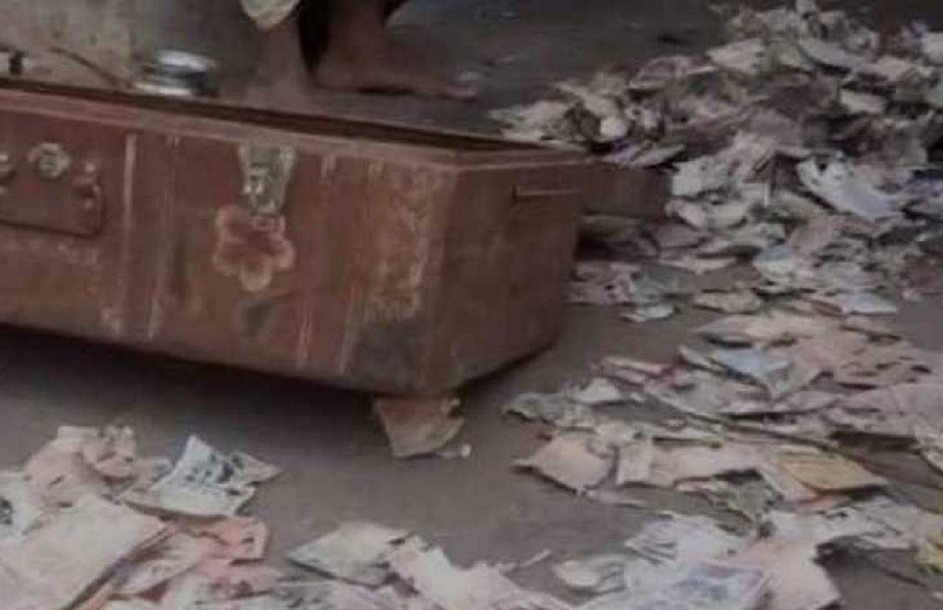 वीडियो: जमापूंजी को दीमकों ने किया स्वाहा! ट्रंक में छिपाकर रखी थी गाढ़ी कमाई, 5 लाख रुपए खा गए दीमक