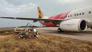 लैंडिंग के दौरान बिजली के खंभे से टकराया एयर इंडिया का विमान, टला बड़ा हादसा, सभी यात्री सुरक्षित