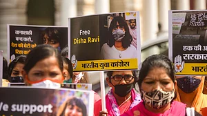 सरकारी नीतियों से असहमति को राजद्रोह नहीं माना जा सकता: दिशा रवि को जमानत देते हुए कोर्ट ने कीं गंभीर टिप्पणियां