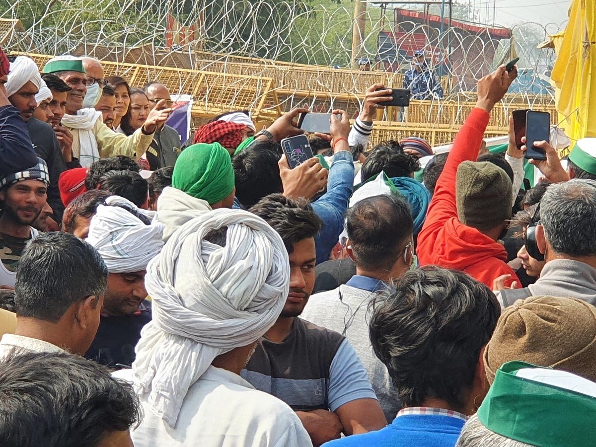 जमीन से लेकर सोशल मीडिया तक बढ़ी राकेश टिकैत की लोकप्रियता, पंचायत चुनाव में बीजेपी की बढ़ सकती हैं मुश्किलें!