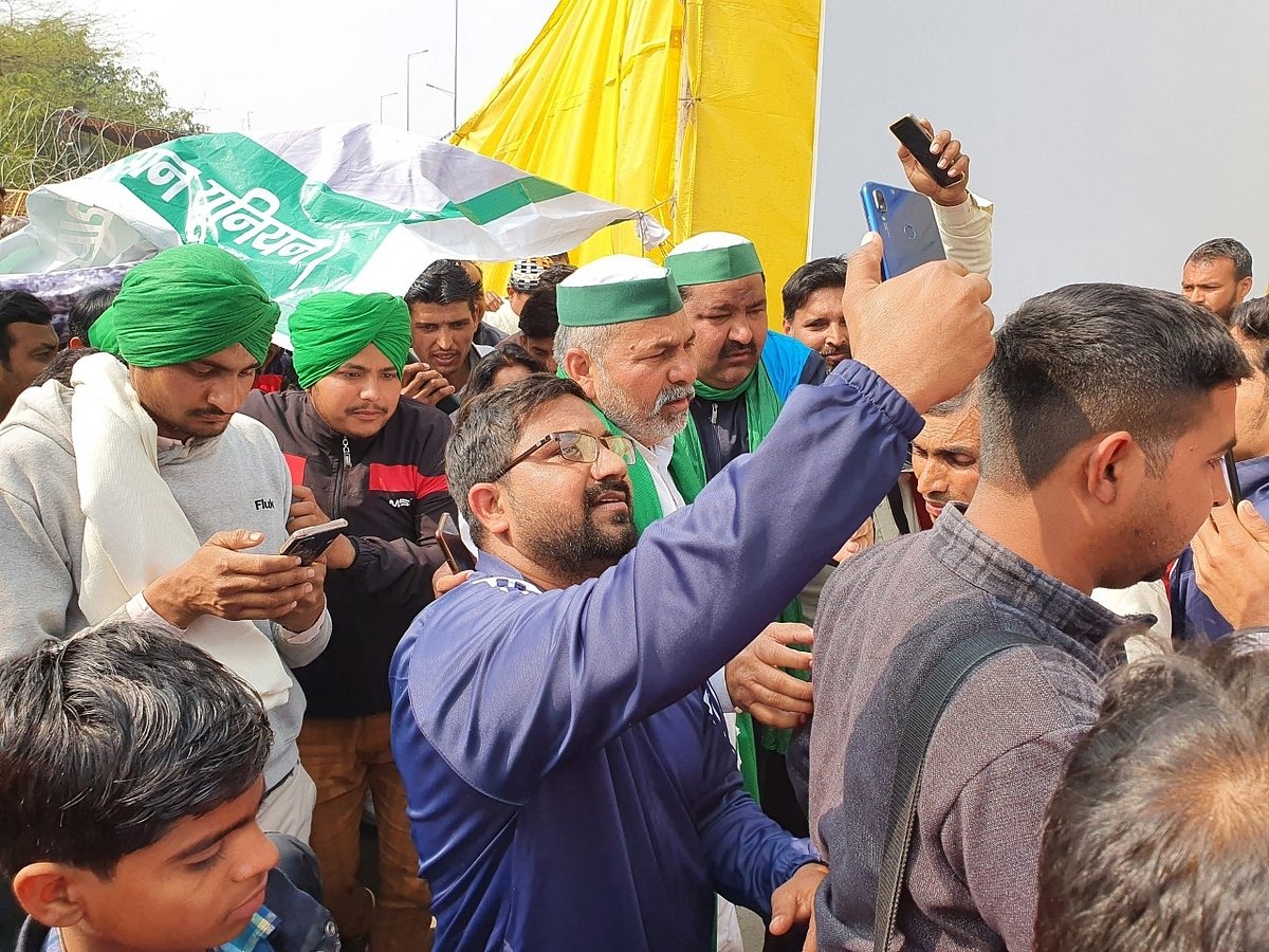 जमीन से लेकर सोशल मीडिया तक बढ़ी राकेश टिकैत की लोकप्रियता, पंचायत चुनाव में बीजेपी की बढ़ सकती हैं मुश्किलें!
