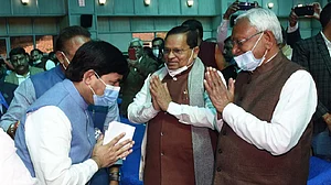 बिहारः नीतीश कैबिनेट के विस्तार पर NDA में बवाल, घटक दलों के साथ बीजेपी-जेडीयू में भी नाराजगी