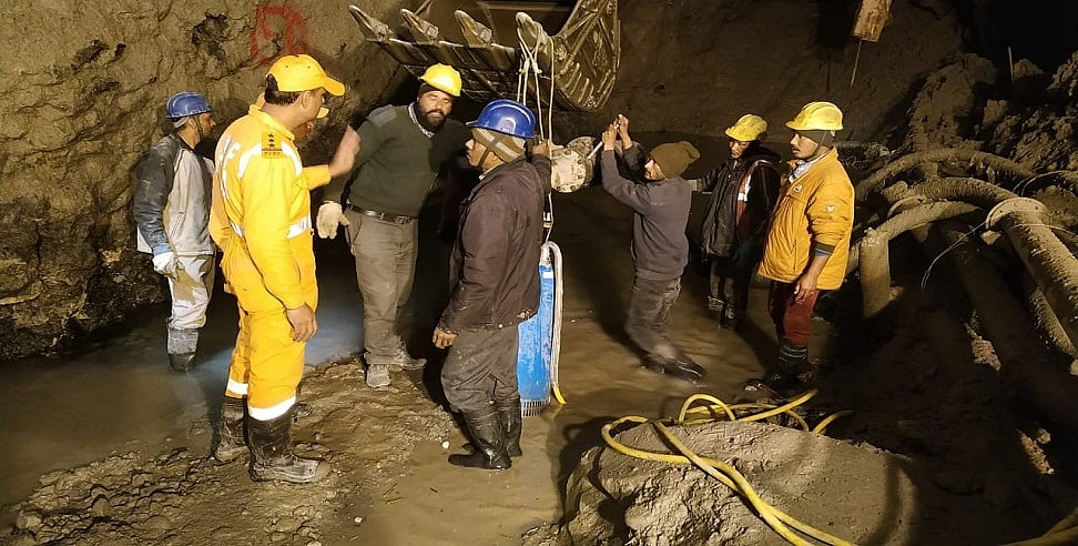 चमोली त्रासदी: तपोवन में जारी है जिंदगी की तलाश, 5 और शव मिले, अब तक 67 शव बरामद