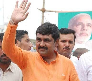 हरियाणा: खट्टर सरकार से वापस लिया था समर्थन, विधायक बलराज कुंडू के घर पड़े आयकर विभाग के छापे