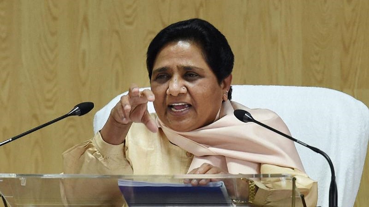 यूपी के गांवों में बहुत तेजी से फैल रहा कोरोना का संक्रमण, लोग जैसे-तैसे शवों का कर रहे दाह संस्कार: मायावती