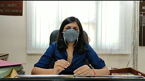 दिशा रवि की गिरफ्तारी में किया गया कानूनी प्रक्रियाओं का उल्लंघन? दिल्ली महिला आयोग ने भेजा पुलिस को नोटिस