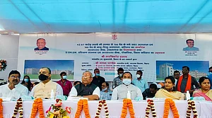 बिहार में सरकारी कार्यक्रम के बैनर से CM नीतीश की तस्वीर गायब, विपक्ष ने बताया BJP का खेल, पूछा- 'खेला होबे'?