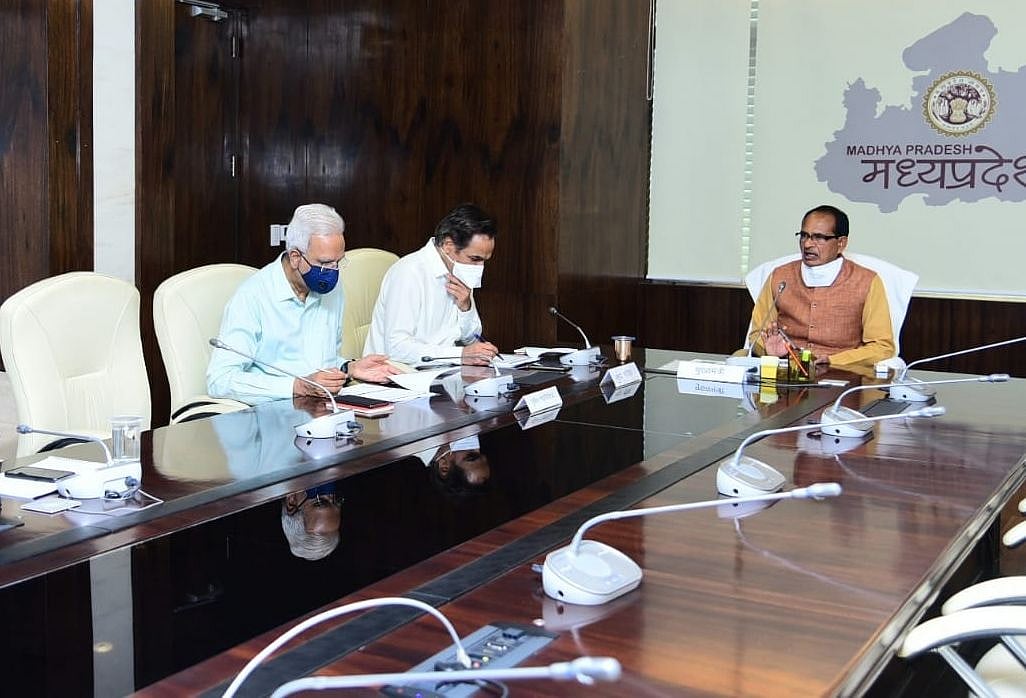 महाराष्ट्र, गुजरात के बाद मध्य प्रदेश में नाइट कर्फ्यू, कल से भोपाल-इंदौर में रात में निकलने पर रोक