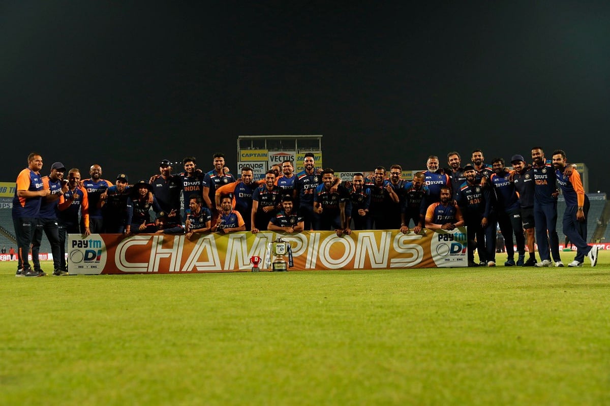 टीम इंडिया ने दिया देश को होली का तोहफा, रोमांचक मुकाबले में वनडे सीरीज भी 2-1 से जीतकर इंग्लैंड को बैरंग लौटाया