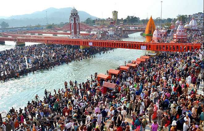 कोरोना लहर के बीच कल से कुंभ का आरंभ, डुबकी के लिए सख्त निर्देशों का करना होगा पालन