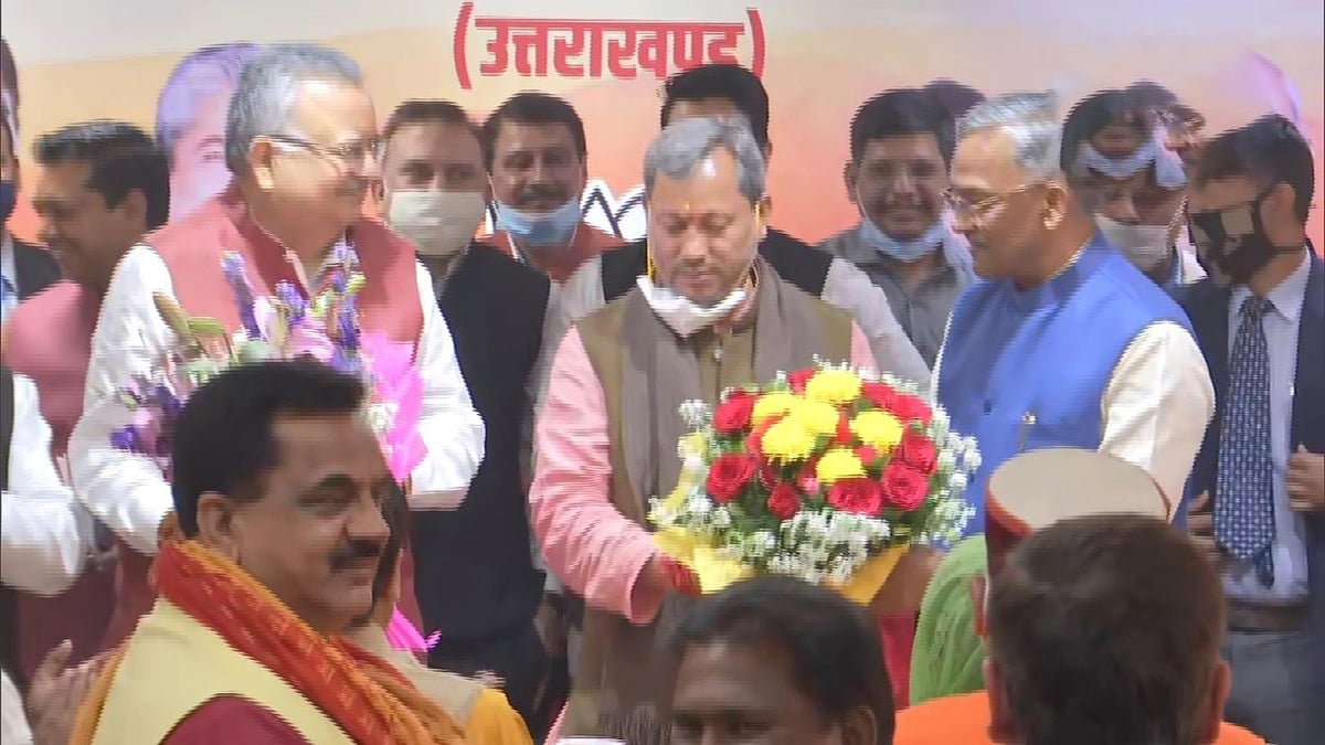 उत्तराखंड को मिला नया मुख्यमंत्री, BJP सांसद तीरथ सिंह रावत को सौंपी गई कमान, जानें कौन हैं वो?