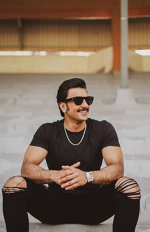सिनेजीवन: नये फोटो के साथ रणवीर सिंह ने बिखेरा जलवा और जानें क्या है प्रियंका चोपड़ा का सपना